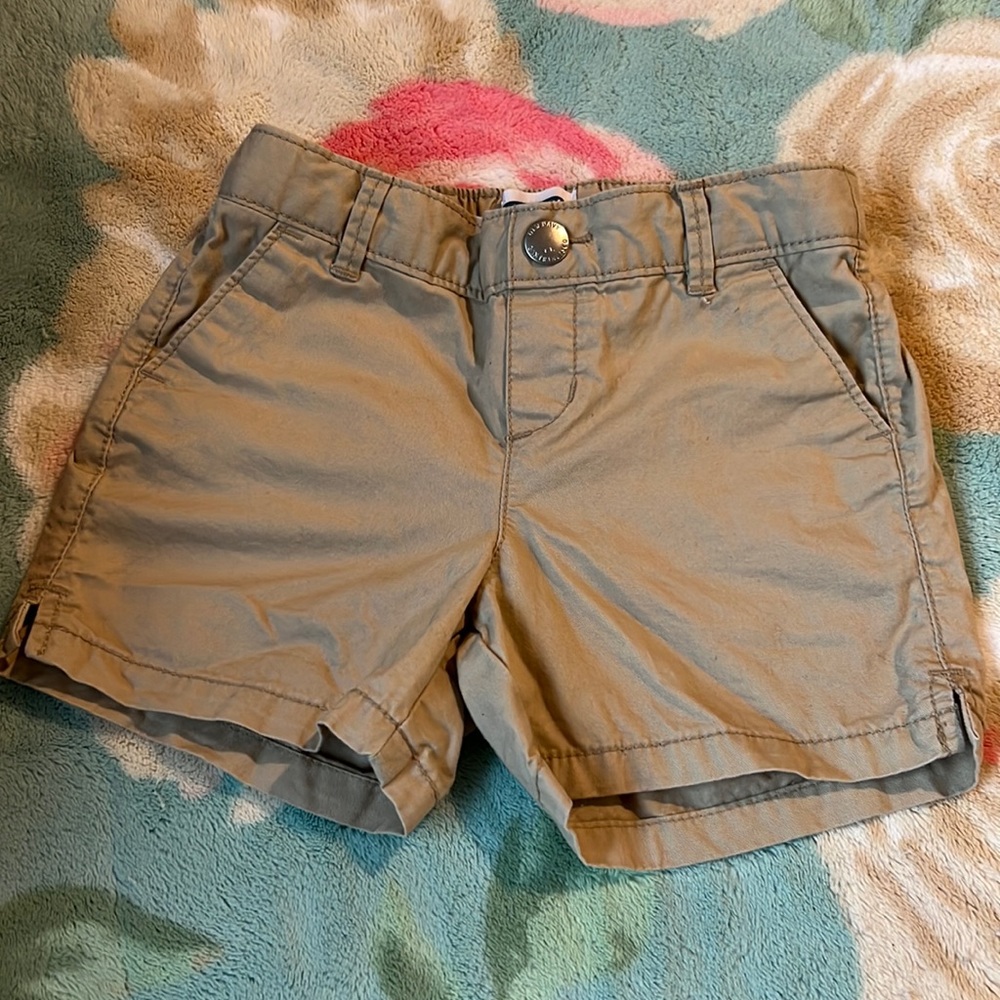 Old Navy 5t khaki shorts